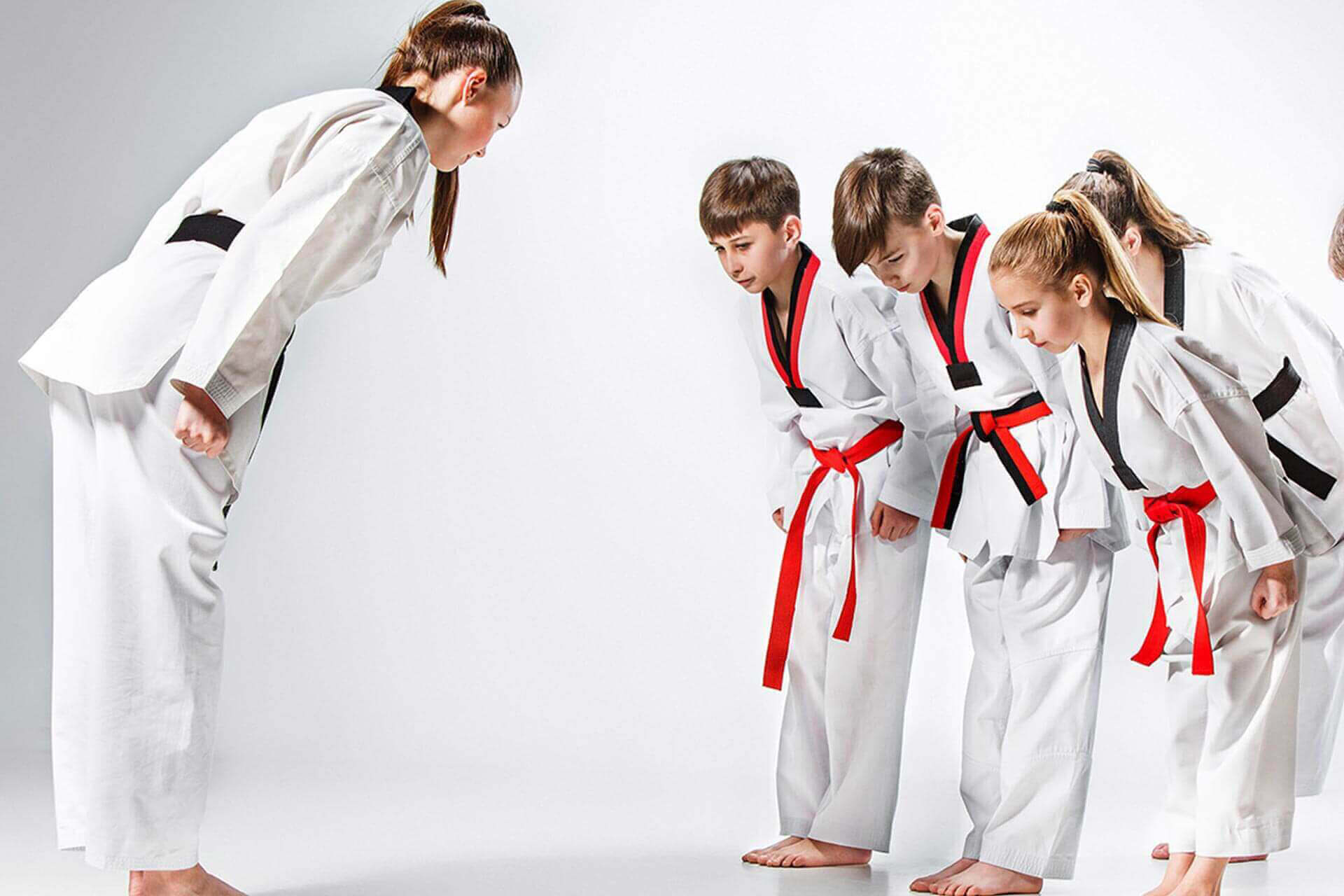 Рейтинг таэквондо. Девушки ходящие на карате. Taekwondo Kids. Taekwondo TWF. Женские единоборства набор в группу.